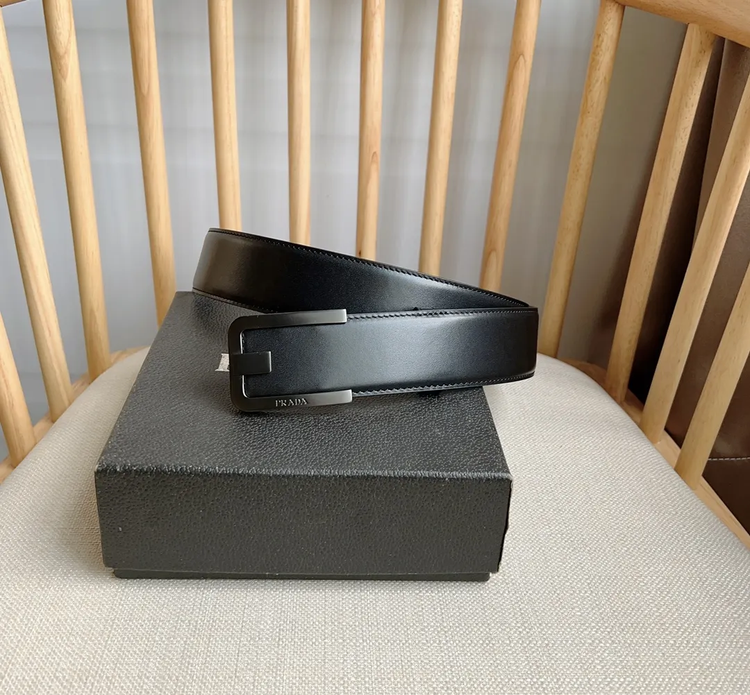 PRADA Logo 金属标 腰带 通勤搭配款