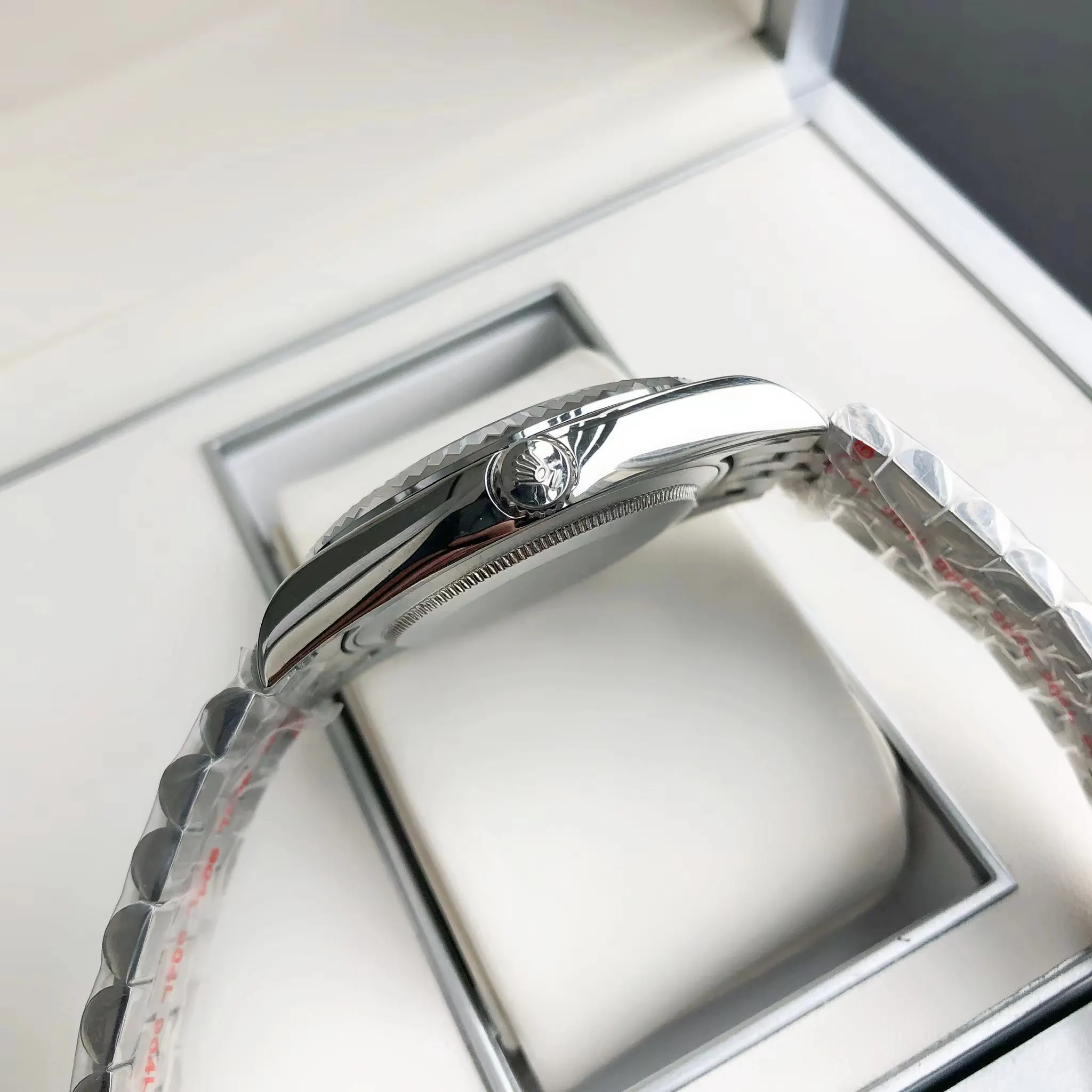 Rolex 一劳永逸 等着您 亮點一 继续秉承全新进口西铁城 手錶 經典腕表款