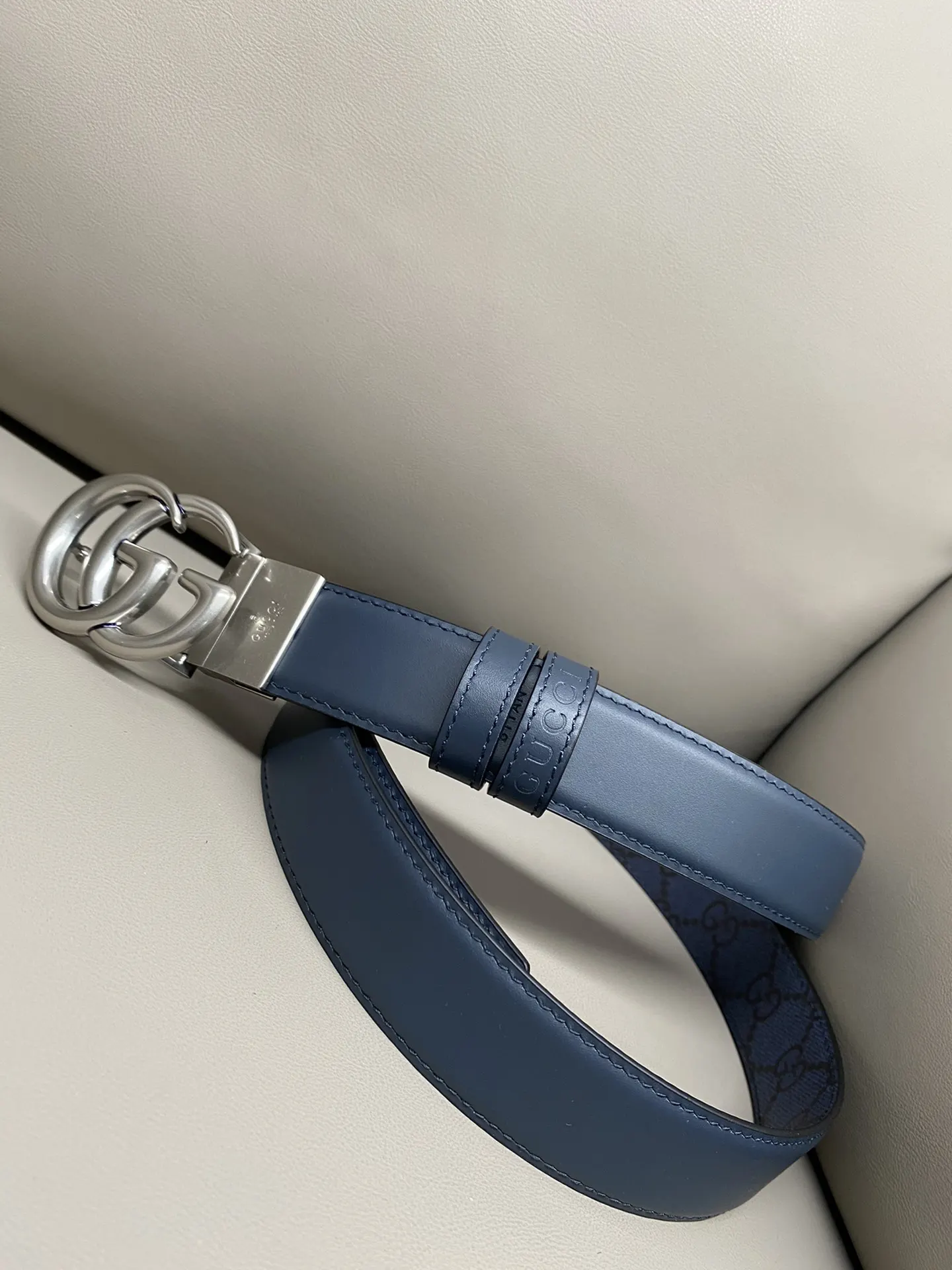 Gucci Marmont 双G扣牛皮双面腰带
