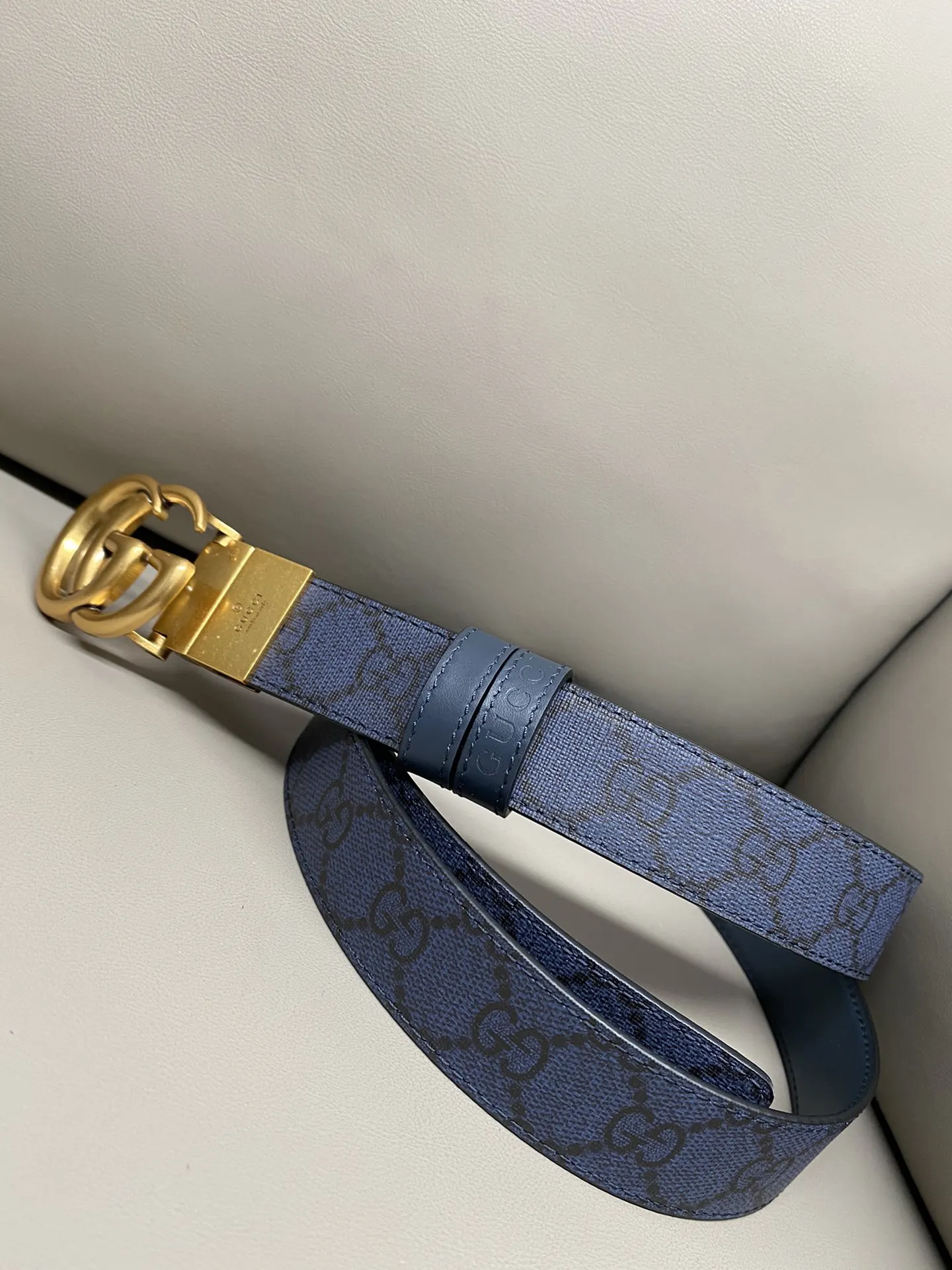 Gucci Marmont 双G扣牛皮双面腰带