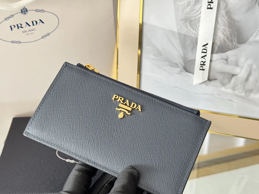 Prada Saffiano 1MC079 皮革 卡包