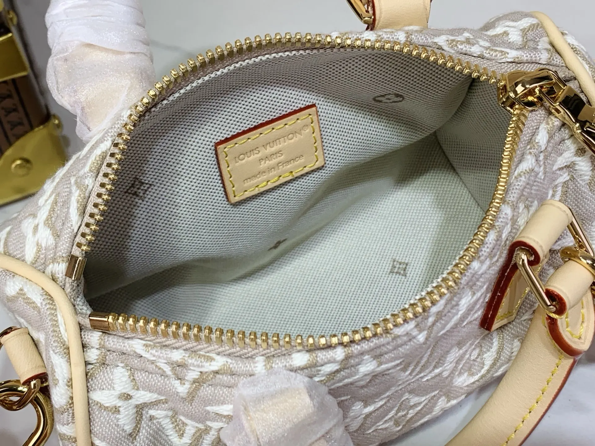 LV Speedy 白色 牛皮 收納包 旅行收納款(數字9) LV Speedy 白色 牛皮 收納包 旅行收納款(數字9)